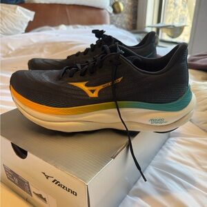Mizuno wave sky 9 running shoes men’s size 9.5
